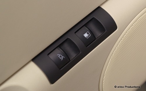 2000_volkswagen_new-beetle_2dr-hatchback_gls_ax_evox_1_500