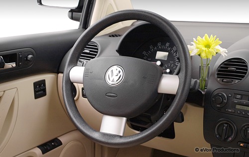 2000_volkswagen_new-beetle_2dr-hatchback_gls_hdd_evox_1_500