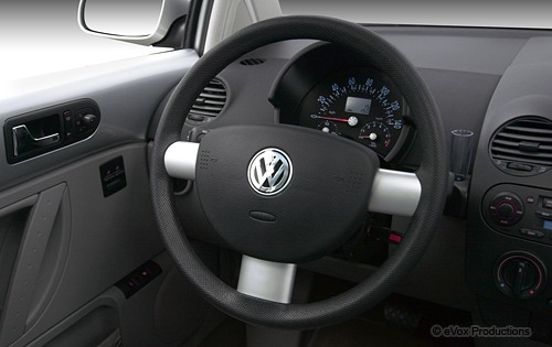 2001_volkswagen_new-beetle_2dr-hatchback_gls_hdd_evox_1_500