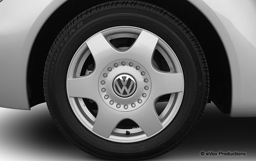 2001_volkswagen_new-beetle_2dr-hatchback_gls_wh_evox_1_500