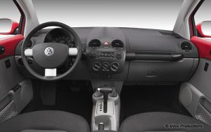 2004_volkswagen_new-beetle_2dr-hatchback_gls_fd_evox_1_500