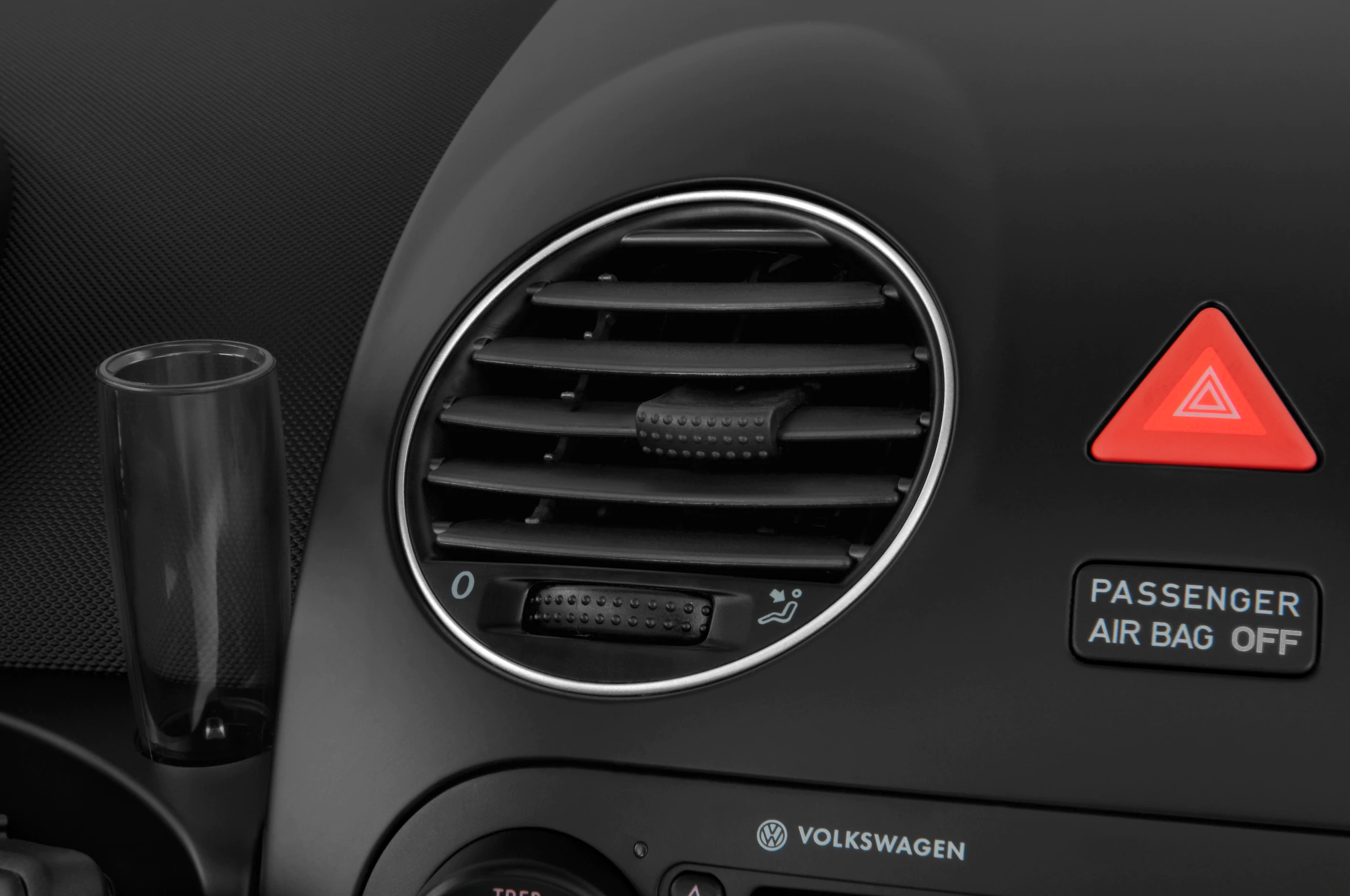 2010-volkswagen-new-beetle-2.5-l-hatchback-air-vents