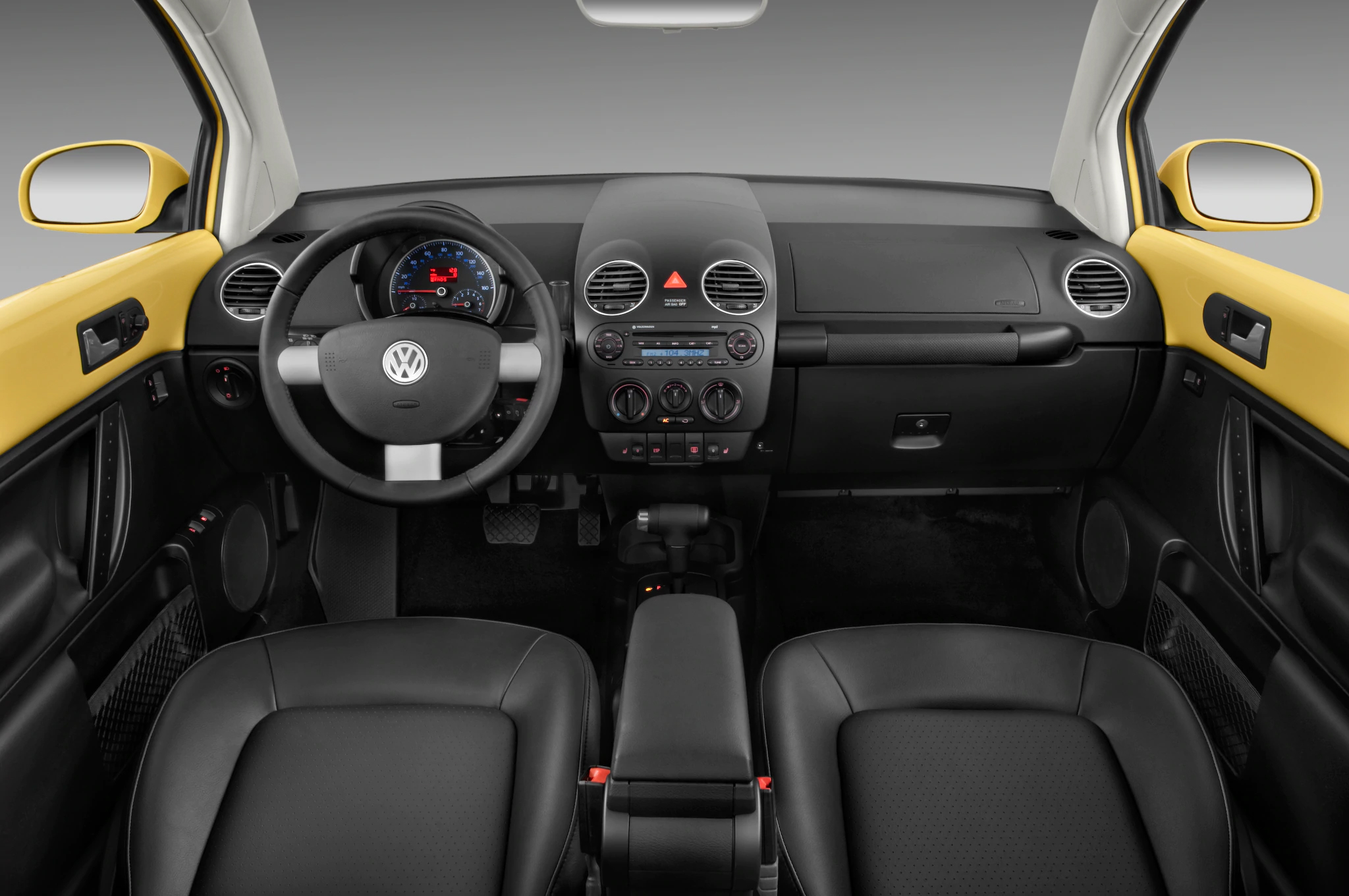 2010-volkswagen-new-beetle-2.5-l-hatchback-dashboard