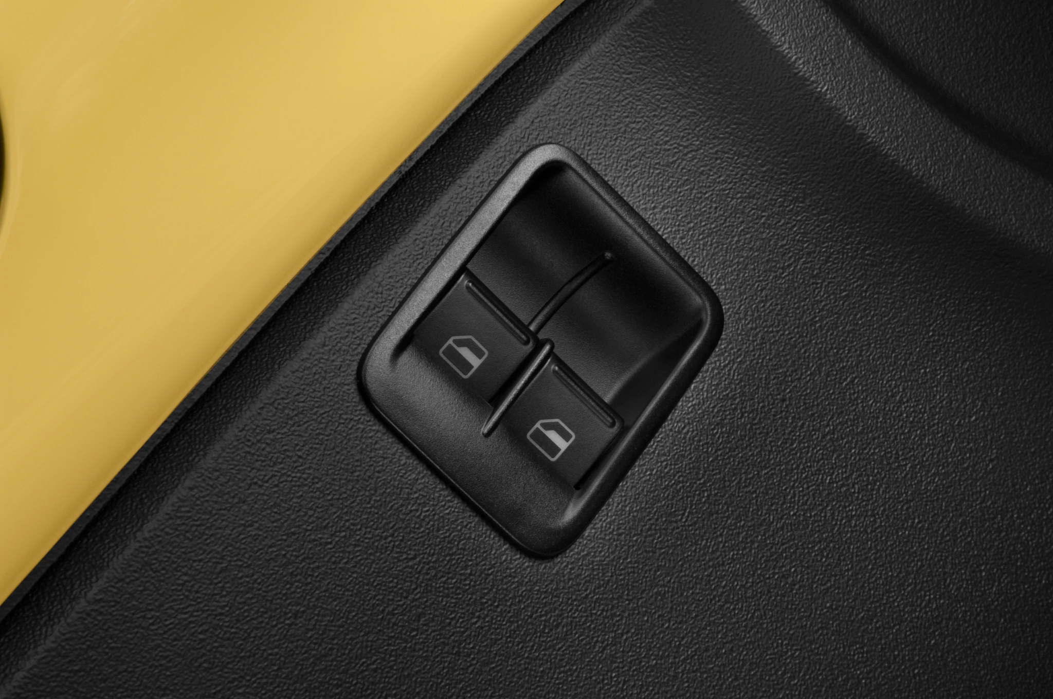 2010-volkswagen-new-beetle-2.5-l-hatchback-door-controls