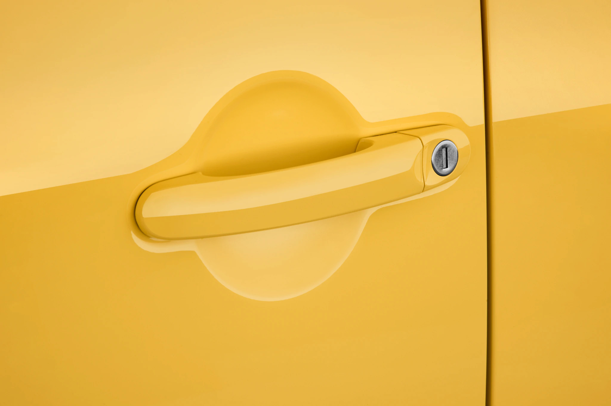 2010-volkswagen-new-beetle-2.5-l-hatchback-door-handle