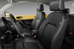 2010-volkswagen-new-beetle-2.5-l-hatchback-front-seat