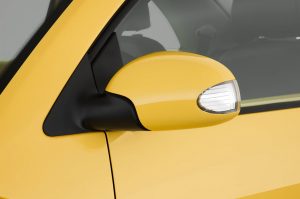 2010-volkswagen-new-beetle-2.5-l-hatchback-mirror