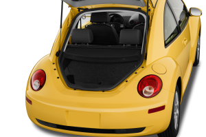 2010-volkswagen-new-beetle-2.5-l-hatchback-trunk
