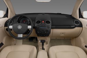 2010-volkswagen-new-beetle-convertible-s-2.5-l-dashboard