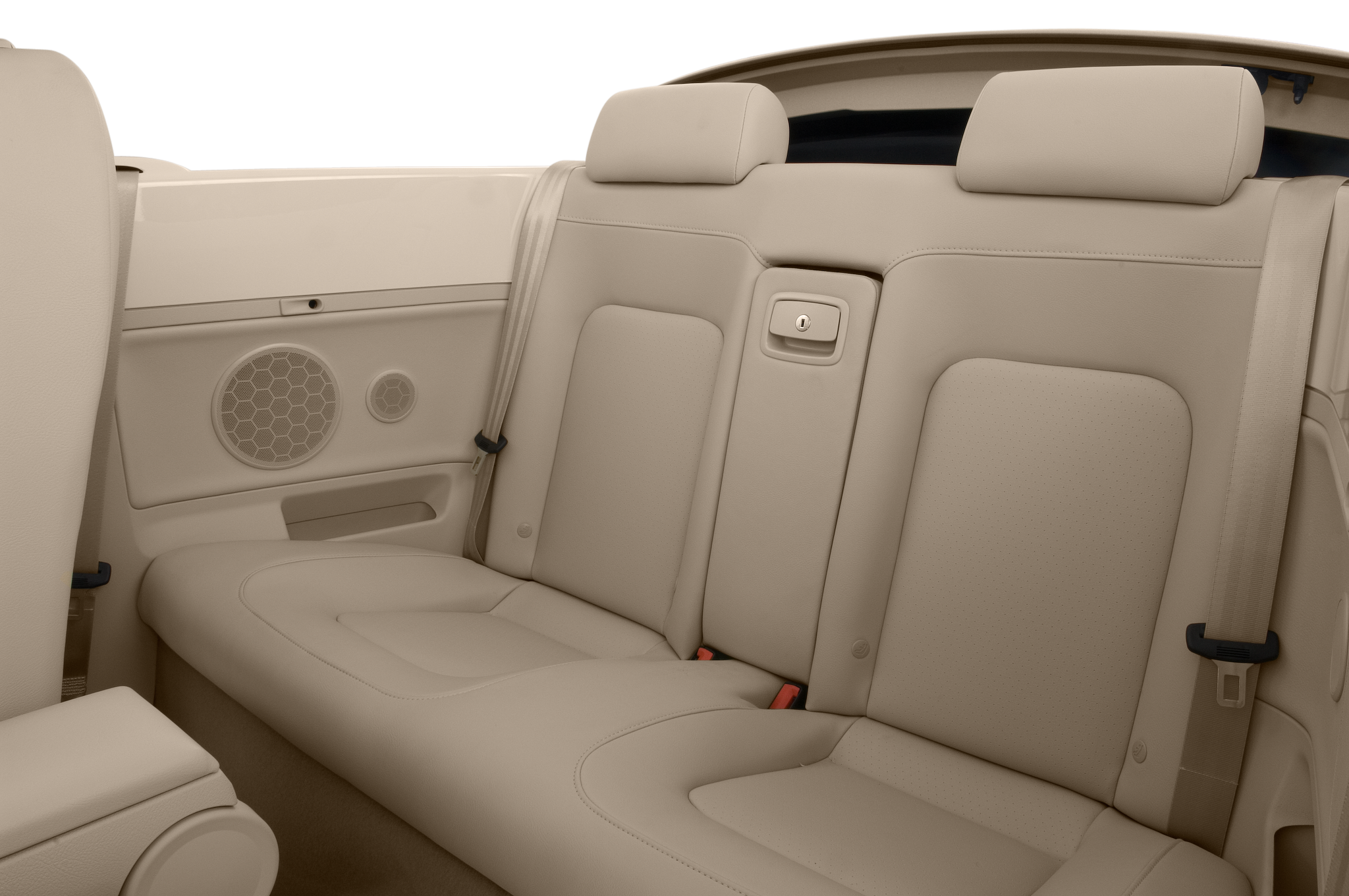 2010-volkswagen-new-beetle-convertible-s-2.5-l-rear-seat