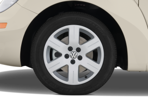 2010-volkswagen-new-beetle-convertible-s-2.5-l-wheel-cap