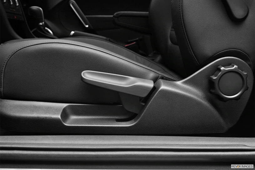 2012_volkswagen_beetle_2dr-hatchback_20t-turbo_sc_evox_1_815